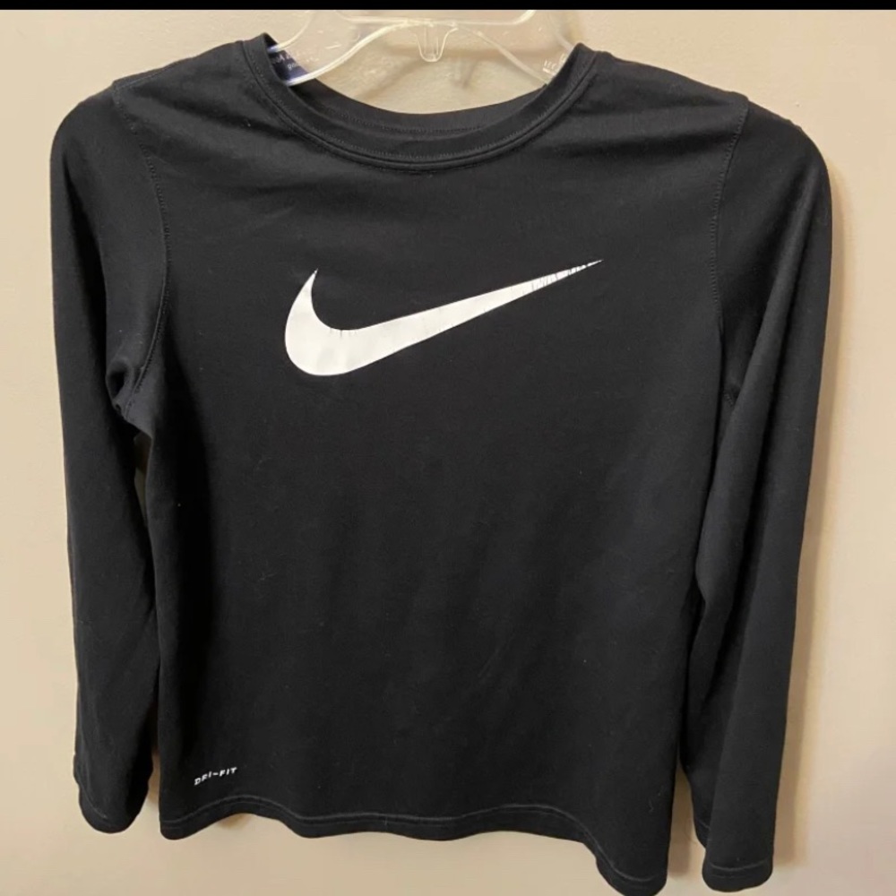 NIKE - Boys Dri Fit Black Pullover
Athletic Shirt - Size L